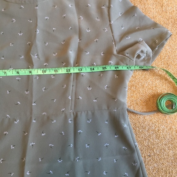 Cute Vintage dress - Picture 6 of 13